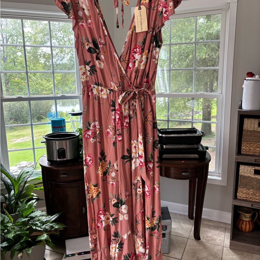Band of Gypsies Floral Maxi Dress in Mauve and Cream.